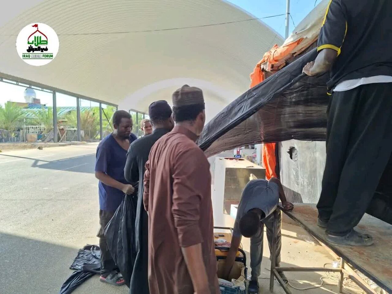 آماده سازی موکب نهضت اسلامی نیجریه در مسیر پیاده روی اربعین+تصاویر