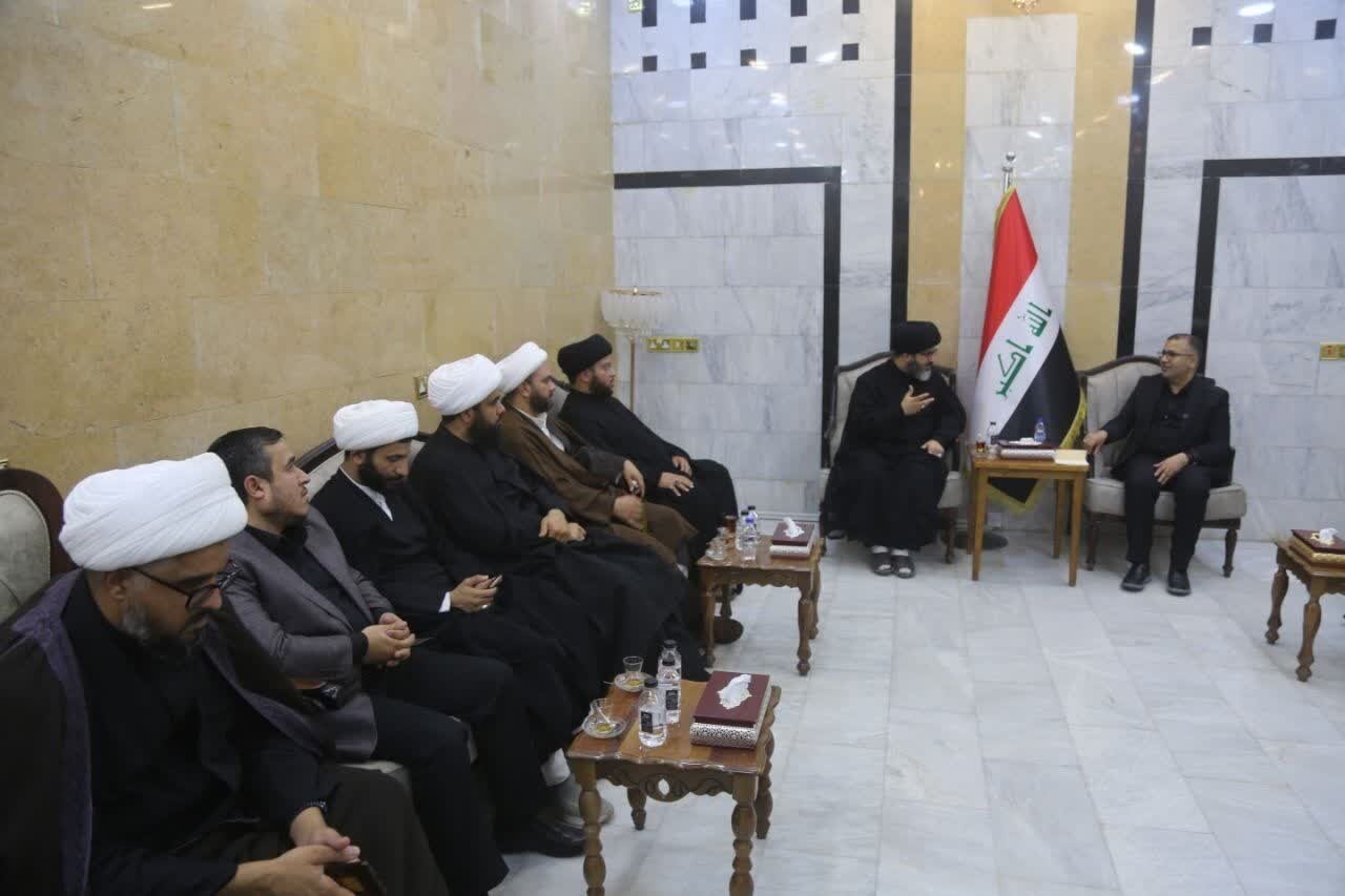 تصاویر/ دیدار مسئول کمیته اربعین حوزههای علمیه با استاندار المثنی تصاویر/ دیدار مسئول کمیته اربعین حوزههای علمیه با استاندار المثنی