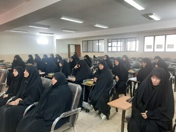 تأکید بر تسلط طلاب به علوم روز و زبان نسل جوان
