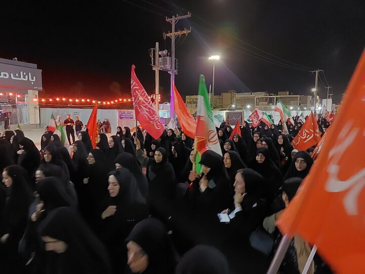 تصاویر/ راهپیمایی و تمجع بافقی ها با حضور امام جمعه بافق و مردم همیشه در صحنه شهرستان در بلوار وحشی بافقی