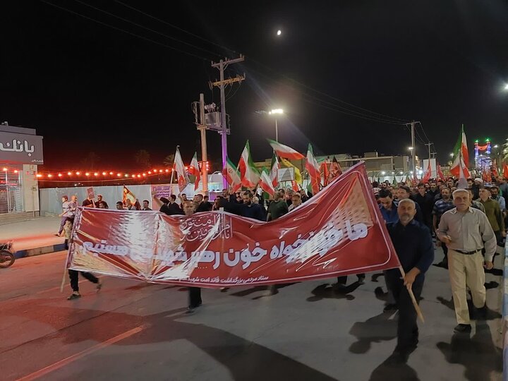 تصاویر/ راهپیمایی و تمجع بافقی ها با حضور امام جمعه بافق و مردم همیشه در صحنه شهرستان در بلوار وحشی بافقی