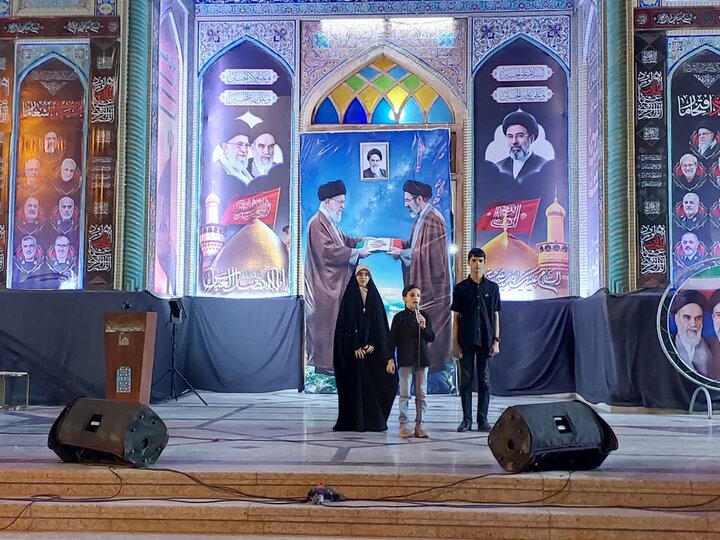 تصاویر/ راهپیمایی و تمجع بافقی ها با حضور امام جمعه بافق و مردم همیشه در صحنه شهرستان در بلوار وحشی بافقی
