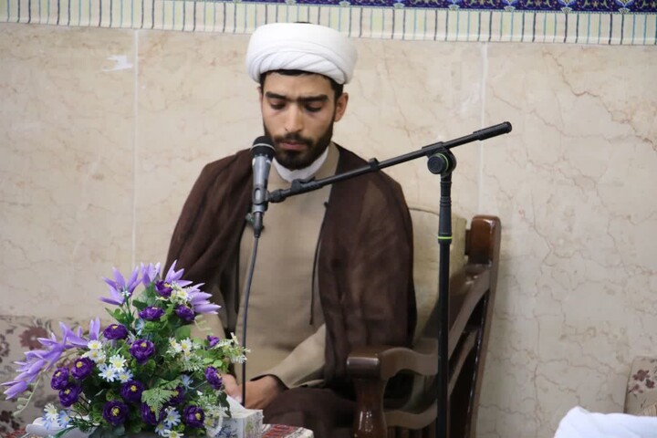 تصاویر |محفل قرآنی"قائد شهید"در حوزه علمیه اصفهان
