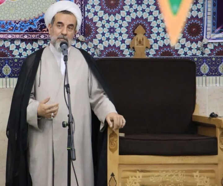 تصاویر |محفل قرآنی"قائد شهید"در حوزه علمیه اصفهان