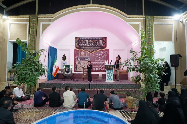 تصاویر/ مراسم شعر خوانی با حضور هنرمندان جوان و پیشکسوت استان برگزار شد