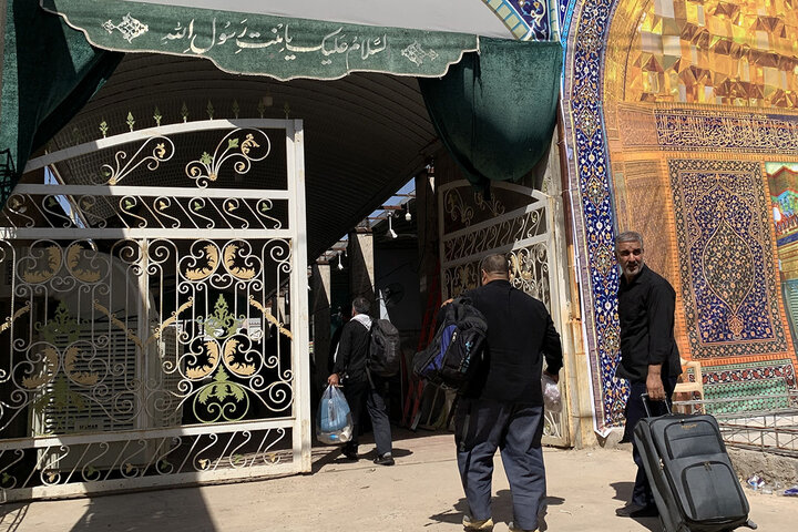 ورود خادمان حرم بانوی کرامت به موکب عمود 1080 برای خدمت رسانی به زائران اربعین