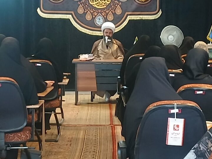 تصاویر/مراسم بزرگداشت قائد شهید امت در مدرسه علمیه فاطمه‌الزهرا اراک