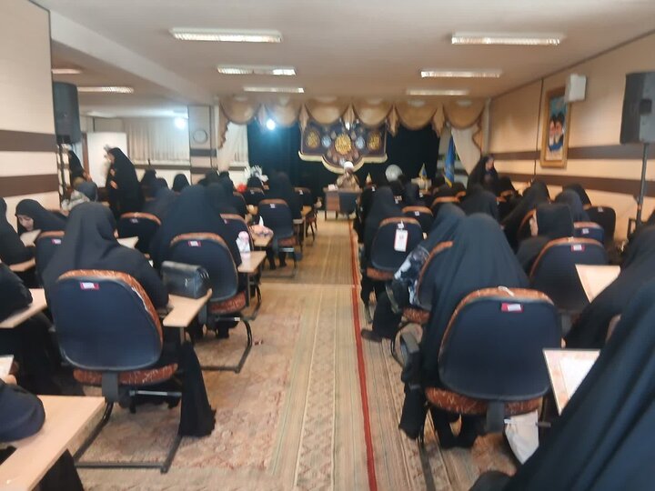 تصاویر/مراسم بزرگداشت قائد شهید امت در مدرسه علمیه فاطمه‌الزهرا اراک
