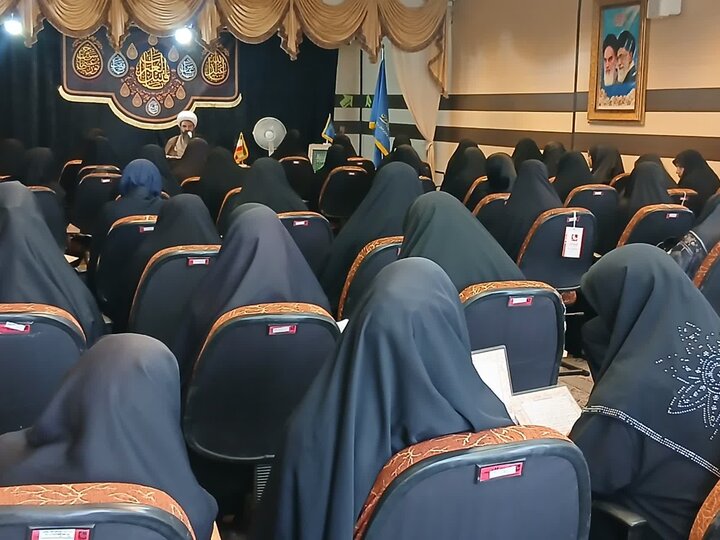 تصاویر/مراسم بزرگداشت قائد شهید امت در مدرسه علمیه فاطمه‌الزهرا اراک