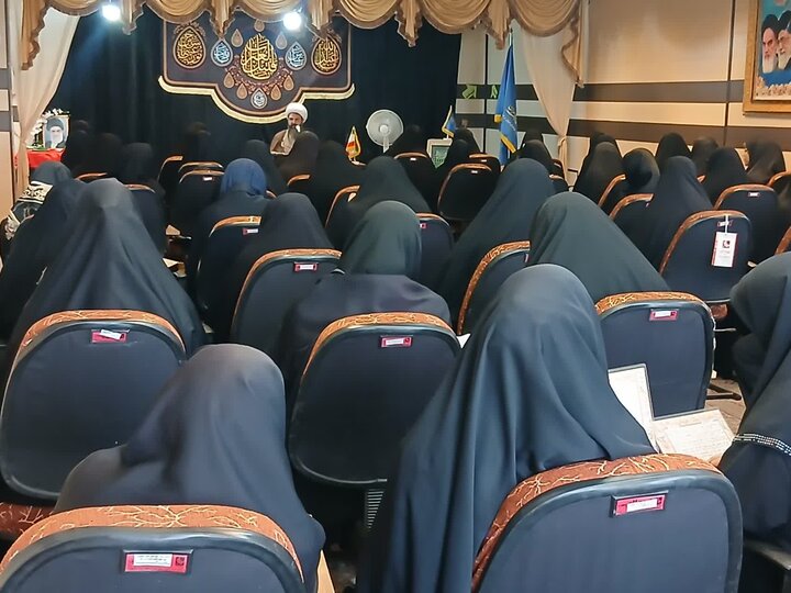تصاویر/مراسم بزرگداشت قائد شهید امت در مدرسه علمیه فاطمه‌الزهرا اراک
