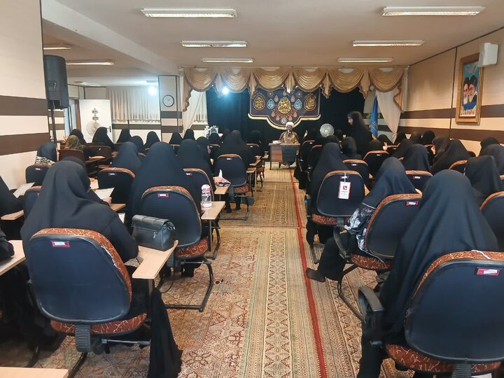 تصاویر/مراسم بزرگداشت قائد شهید امت در مدرسه علمیه فاطمه‌الزهرا اراک
