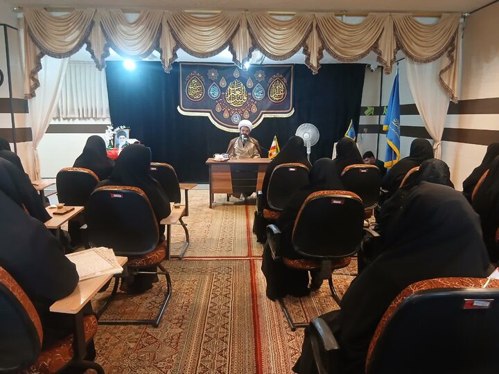 تصاویر/مراسم بزرگداشت قائد شهید امت در مدرسه علمیه فاطمه‌الزهرا اراک