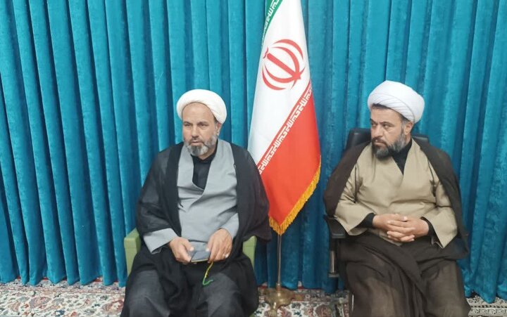 تصاویر / تجلیل از اعضای ستاد نماز جمعه شهر اقبالیه قزوین توسط امام جمعه