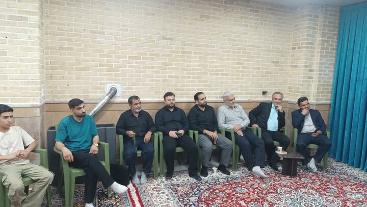 تصاویر / تجلیل از اعضای ستاد نماز جمعه شهر اقبالیه قزوین توسط امام جمعه