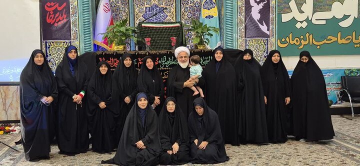 تصاویر/ تجدید میثاق اعضای ستاد نماز جمعه آبیک با شهدا