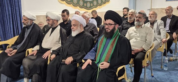 تصاویر/ تجدید میثاق اعضای ستاد نماز جمعه آبیک با شهدا