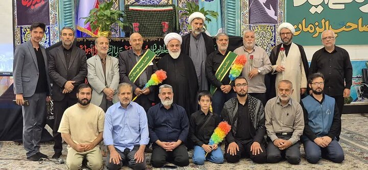 تصاویر/ تجدید میثاق اعضای ستاد نماز جمعه آبیک با شهدا
