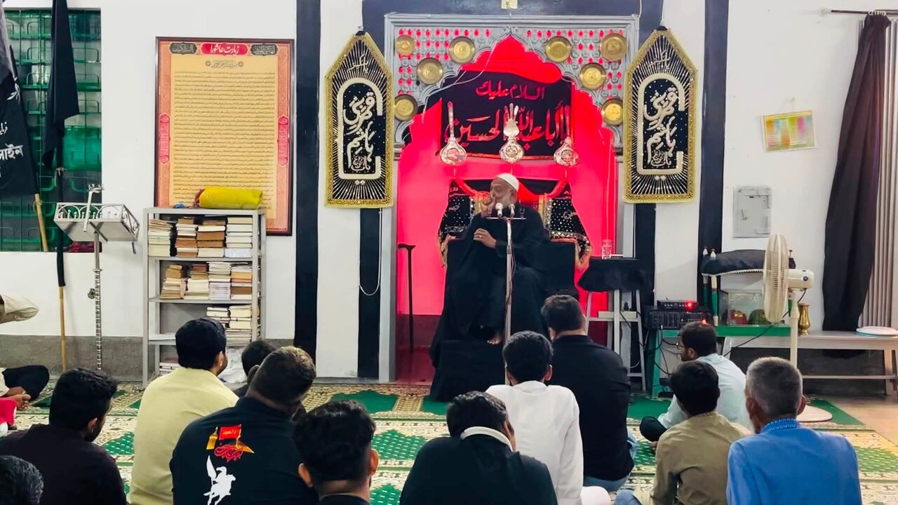 চট্রগ্রামের সদরঘাট ইমামবাড়ায় ইমাম হোসাইন (আ.) ও শুহাদায়ে কারবালার তিসওয়ার মজলিস অনুষ্ঠিত | ছবি