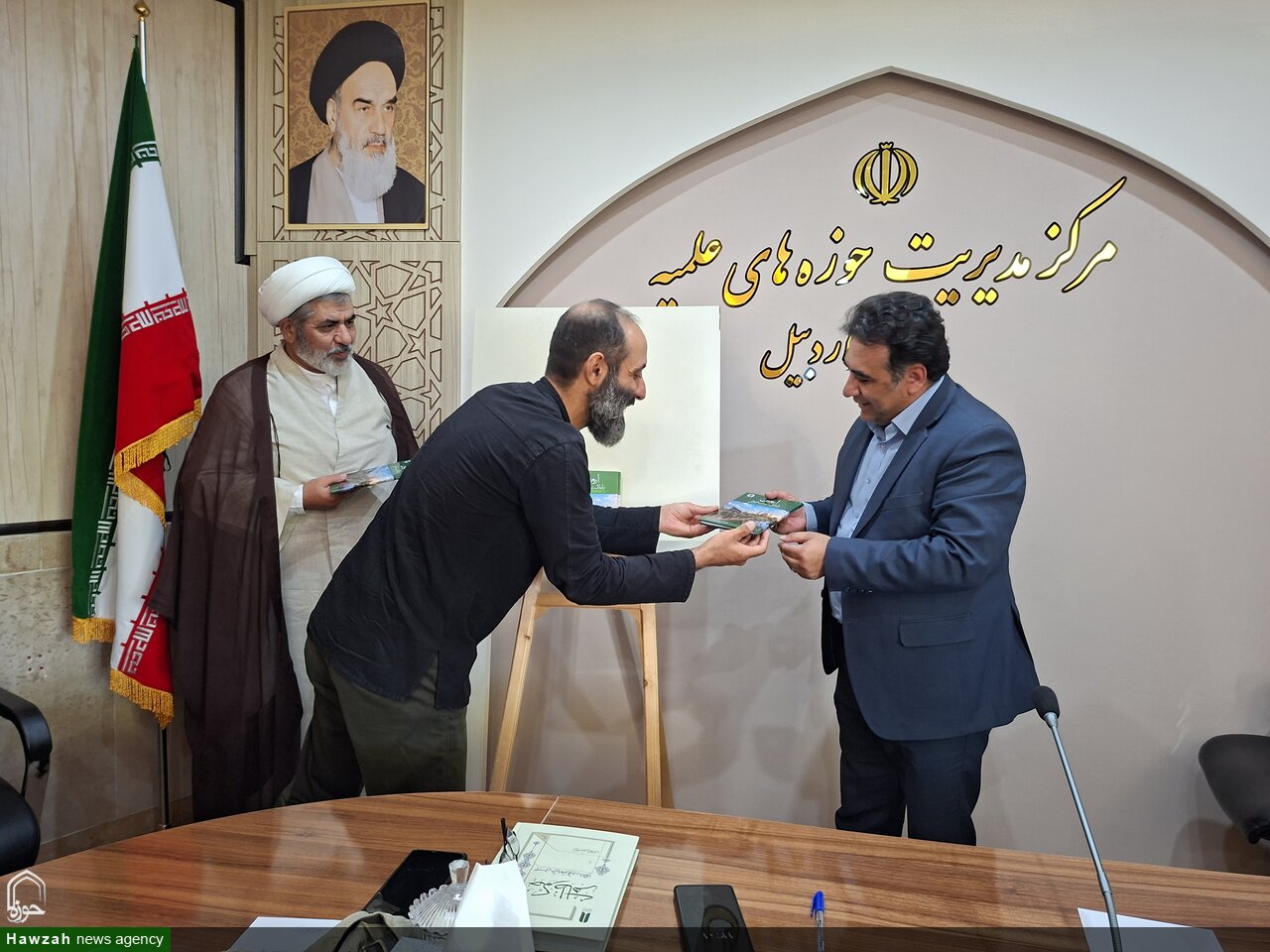 رونمایی کتاب