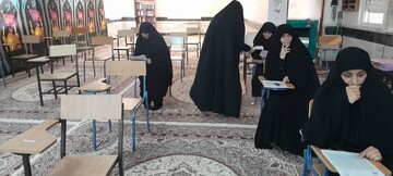 تصاویر/ آزمون جذب مدرس در مدارس علمیه خواهران لرستان