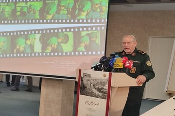 حضور رهبر انقلاب در جبهه‌ها روحیه رزمندگان را تقویت می‌کرد