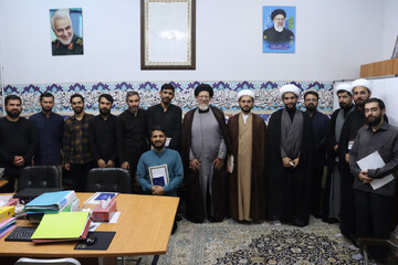 تجلیل از خادمان طرح اسکان زائران مراسم تشییع رهبر شهید