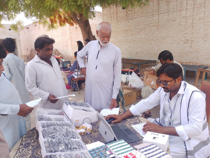 مدرسہ علمیہ دار الحکمت خیرپور میرس سندھ میں فری میڈیکل کیمپ کا اہتمام/سینکڑوں نادار افراد مستفید