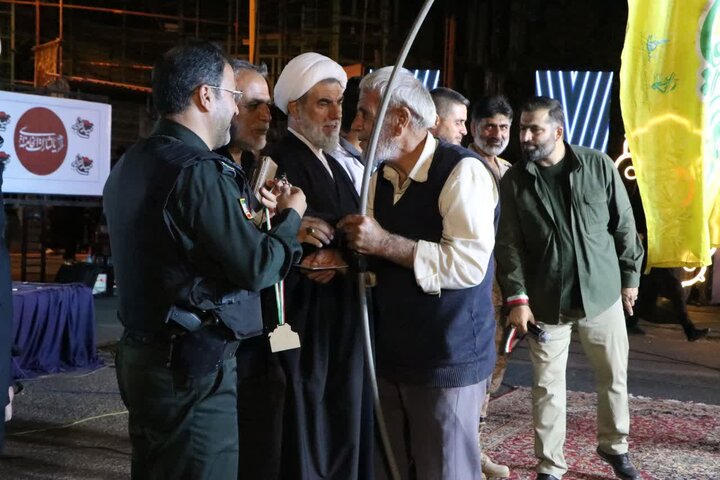 تصاویر / حضور مردم بویین زهرا در ایستگاه صد وچهل وهشتم و برگزاری برنامه های فرهنگی ونظامی -عکس خانم جوشقانی