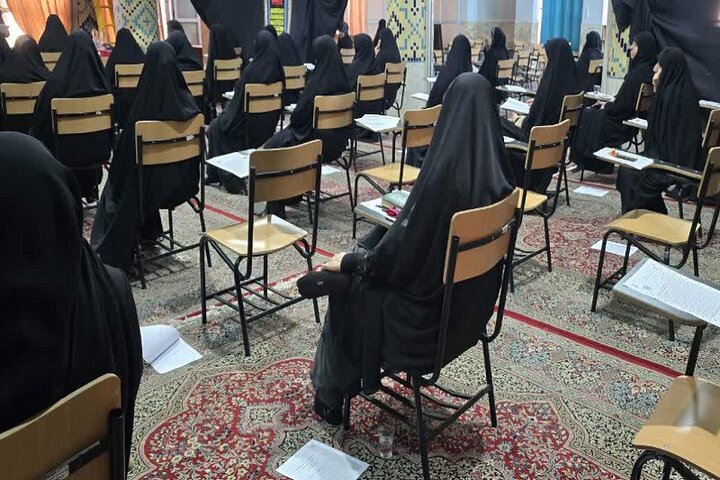 آزمون جذب استاد حوزه علمیه خواهران در استان یزد برگزار شد