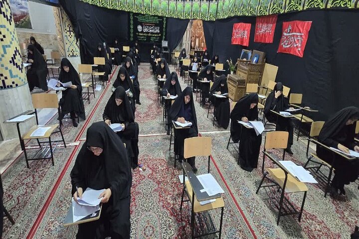 آزمون جذب استاد حوزه علمیه خواهران در استان یزد برگزار شد