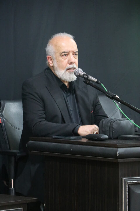تصاویر/ مراسم بزرگداشت رهبر شهید در مسجد ازگل