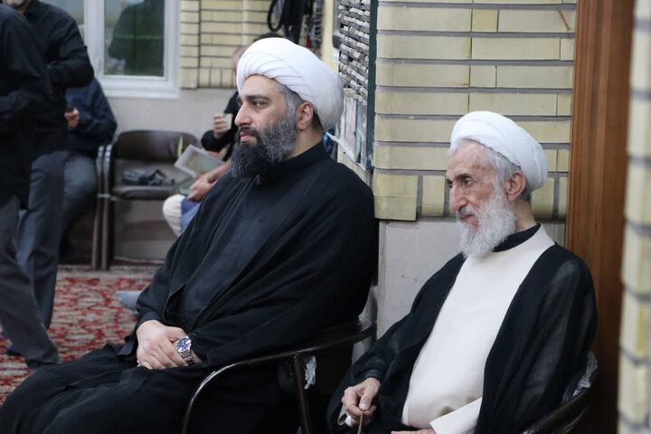تصاویر/ مراسم بزرگداشت رهبر شهید در مسجد ازگل