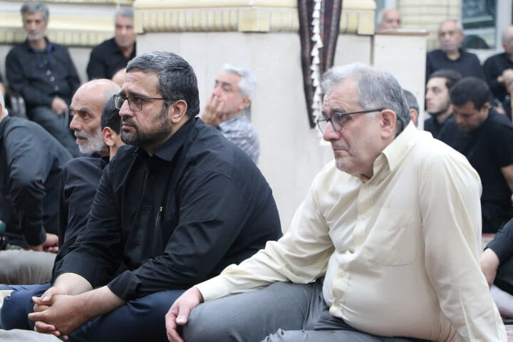 تصاویر/ مراسم بزرگداشت رهبر شهید در مسجد ازگل