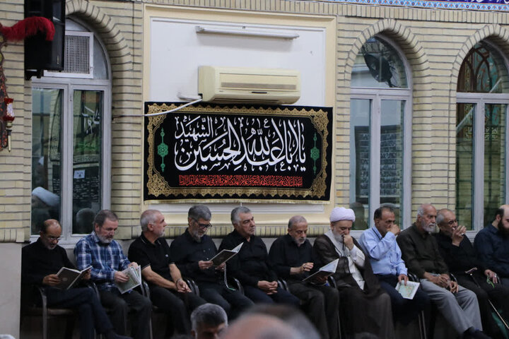 تصاویر/ مراسم بزرگداشت رهبر شهید در مسجد ازگل