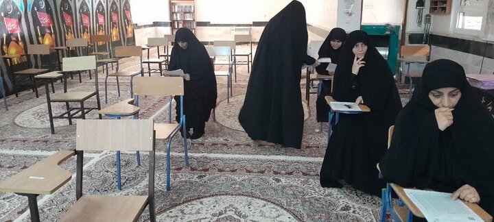 تصاویر/آزمون جذب مدرس برای تأمین نیاز آموزشی مدارس علمیه خواهران لرستان