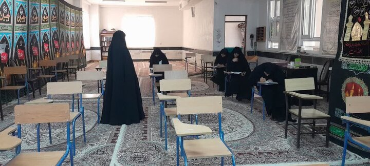 تصاویر/آزمون جذب مدرس برای تأمین نیاز آموزشی مدارس علمیه خواهران لرستان