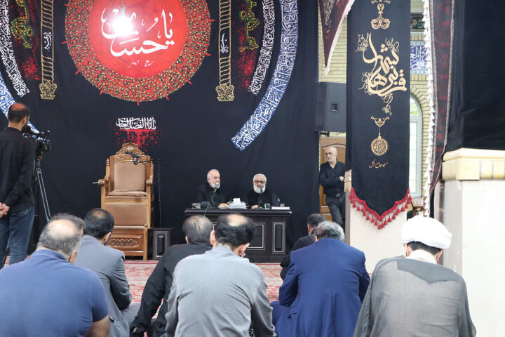 تصاویر/ مراسم بزرگداشت رهبر شهید در مسجد ازگل