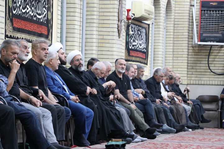 تصاویر/ مراسم بزرگداشت رهبر شهید در مسجد ازگل
