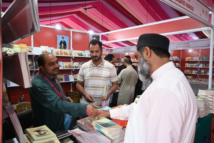 کشمیر میں چنار بک فیسٹیول 2026