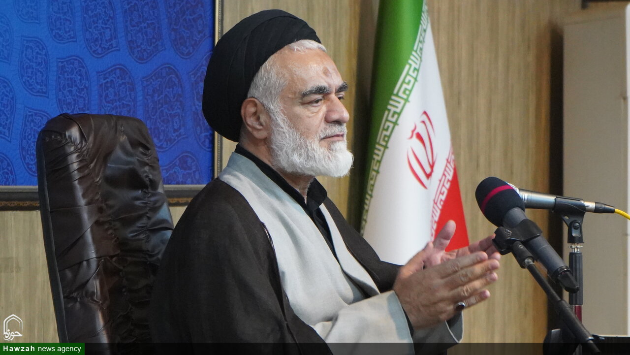 مُبلغان اربعین حسینی، هدایت معرفتی زائران را در کنار خدمت‌رسانی دنبال کنند