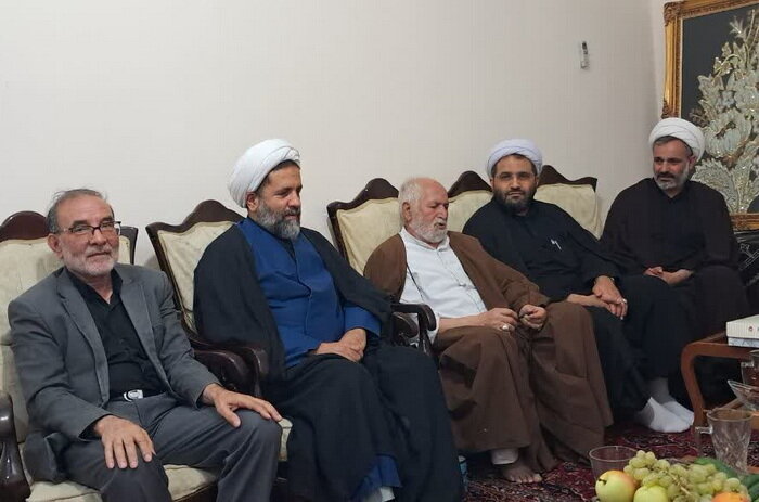 قدردانی نمایندگان آیتالله اعرافی از سه دهه تلاش مدیر اسبق مدرسه علمیه رضویه قم + عکس
