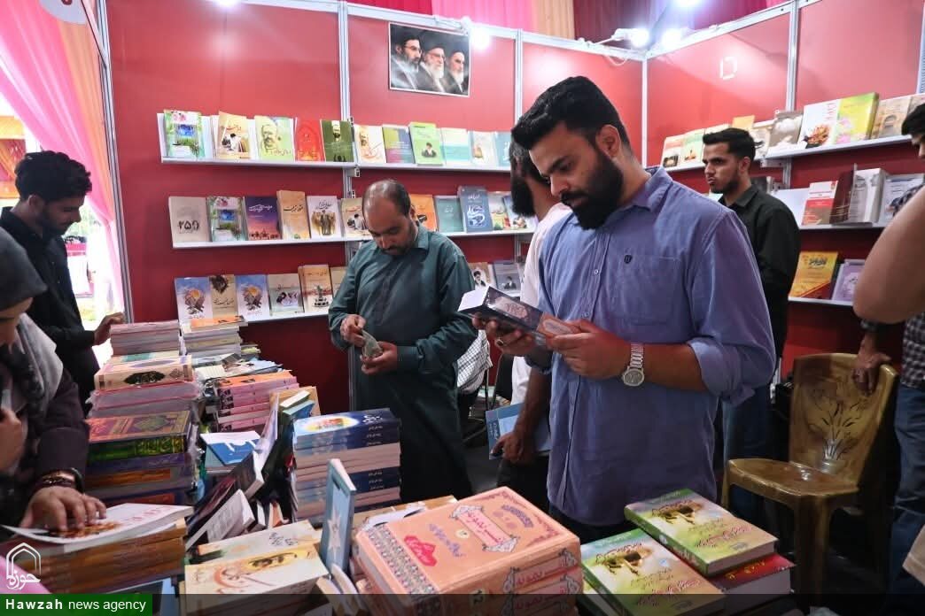 درخشش مکتب اهلبیت(ع) در جشنواره کتاب چنار هند
