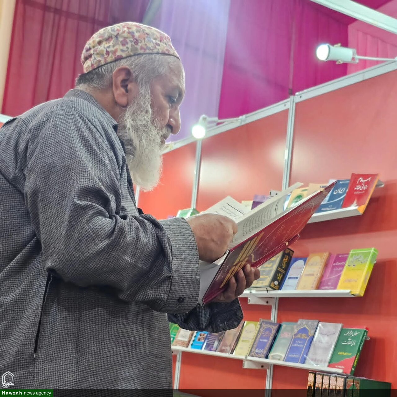 درخشش مکتب اهلبیت(ع) در جشنواره کتاب چنار هند