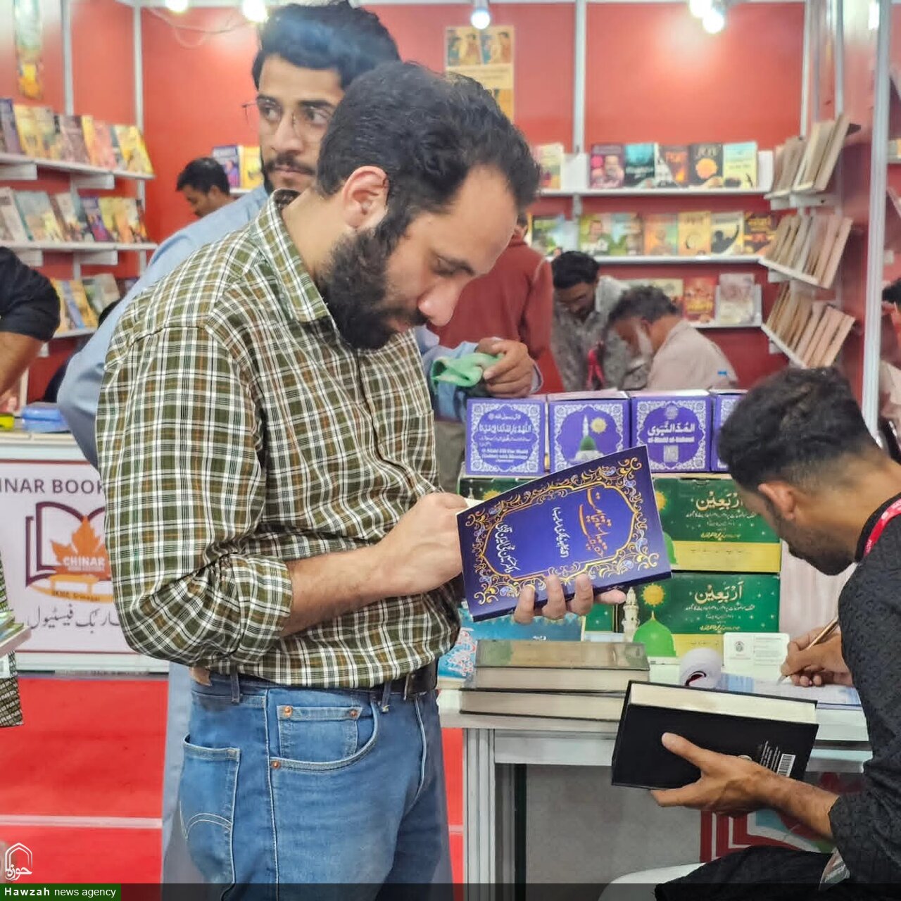 درخشش مکتب اهلبیت(ع) در جشنواره کتاب چنار هند