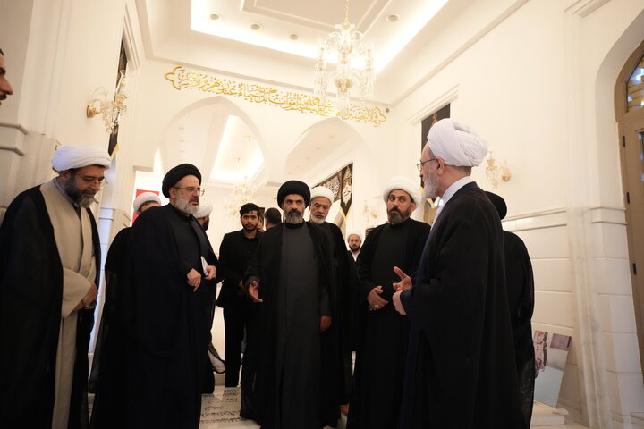 تصاویر/ حضور آیت الله اعرافی بر سر مزار شهید ابومهدی المهندس