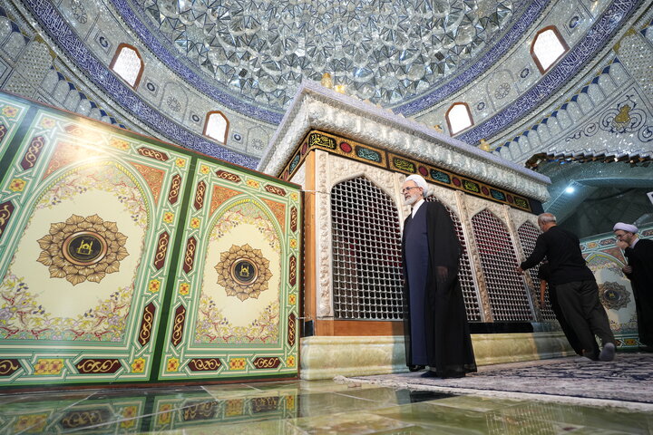 حضور آیت الله اعرافی در حرم امیرالمومنین(ع)