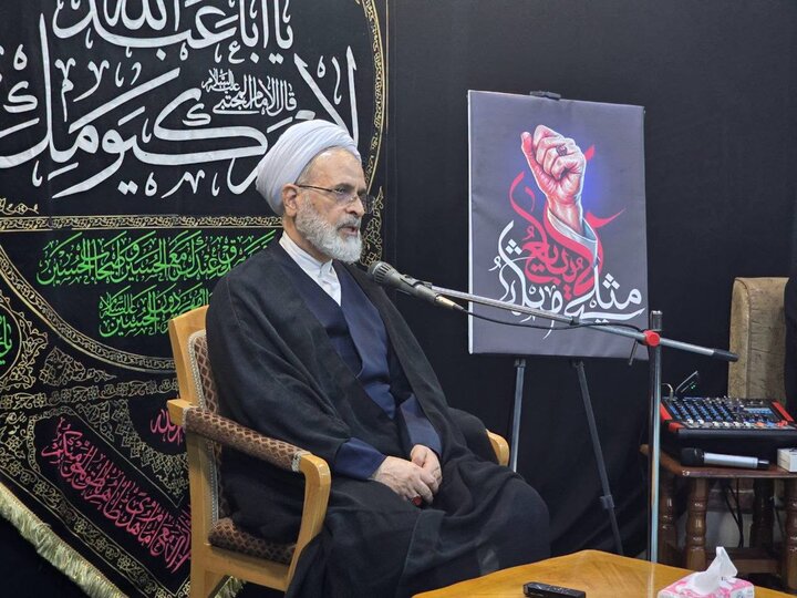 تصاویر/ نشست صمیمی آیت الله اعرافی با علمای نجف