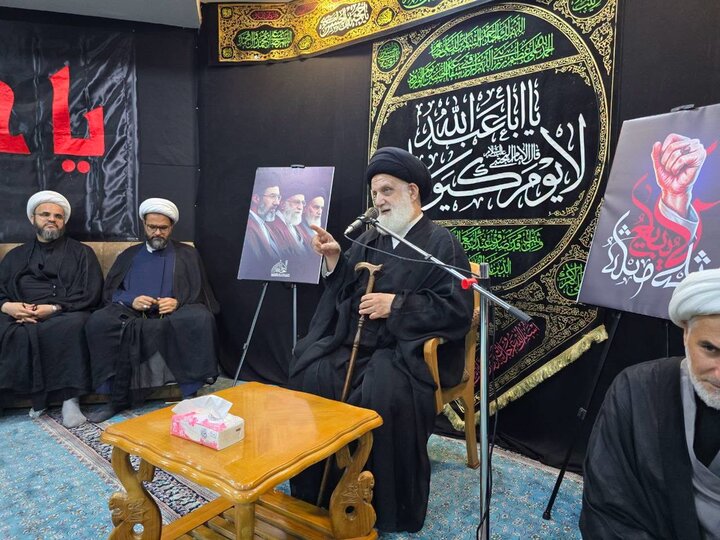 تصاویر/ نشست صمیمی آیت الله اعرافی با علمای نجف
