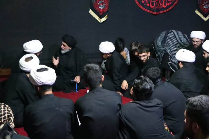 تصاویر/ مراسم عزاداری و توسل به ساحت اهل‌بیت(ع) در مدرسه علمیه آیت الله مجتهدی