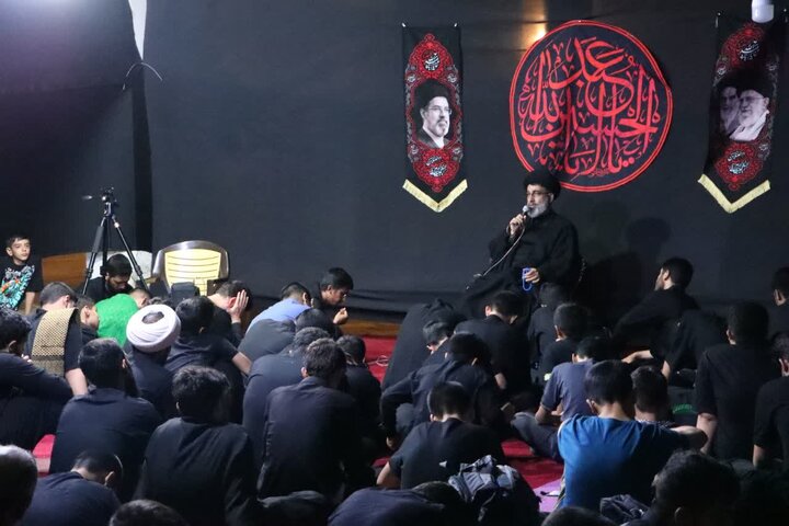 تصاویر/ مراسم عزاداری و توسل به ساحت اهل‌بیت(ع) در مدرسه علمیه آیت الله مجتهدی